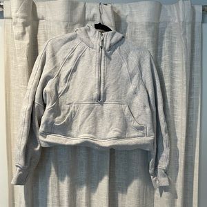 Lululemon cropped half sweatshirt size xs/s really soft, only worn 3 or 4 times